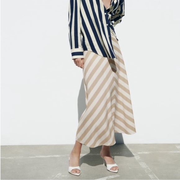 ZARA Linen Blend Ecru and Cream Striped  Midi Skirt  Sz M - Picture 3 of 6